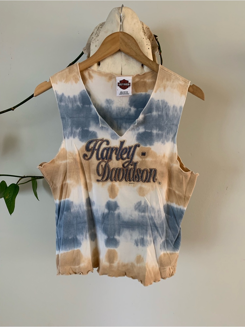 Vintage Harley-Davidson Women’s Tie-Dye Sleeveless V-Neck Tank